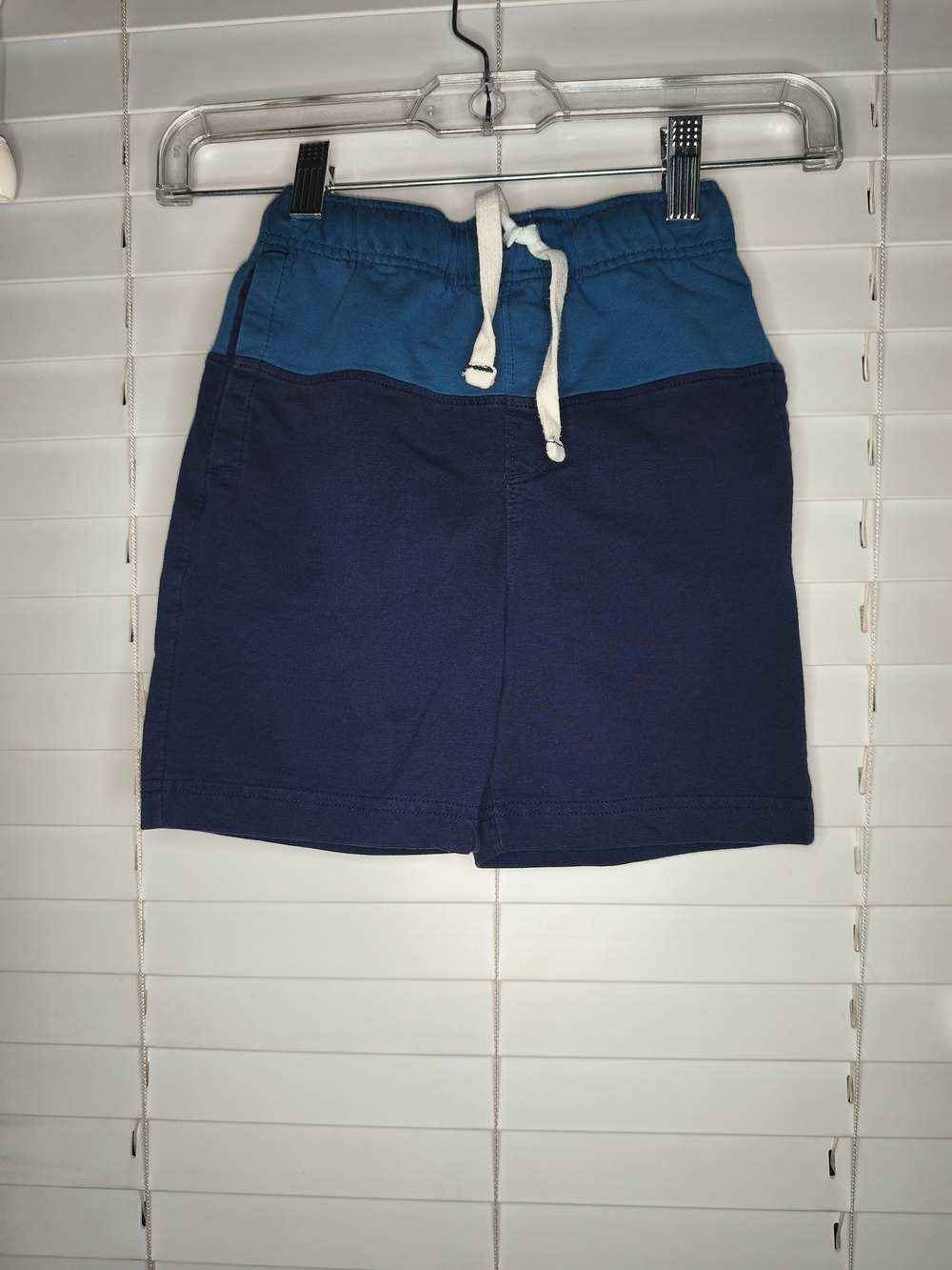 Tommy Bahama Boys Active Shorts Colorblock Navy Blue Drawstring Kids Size S(5/6)